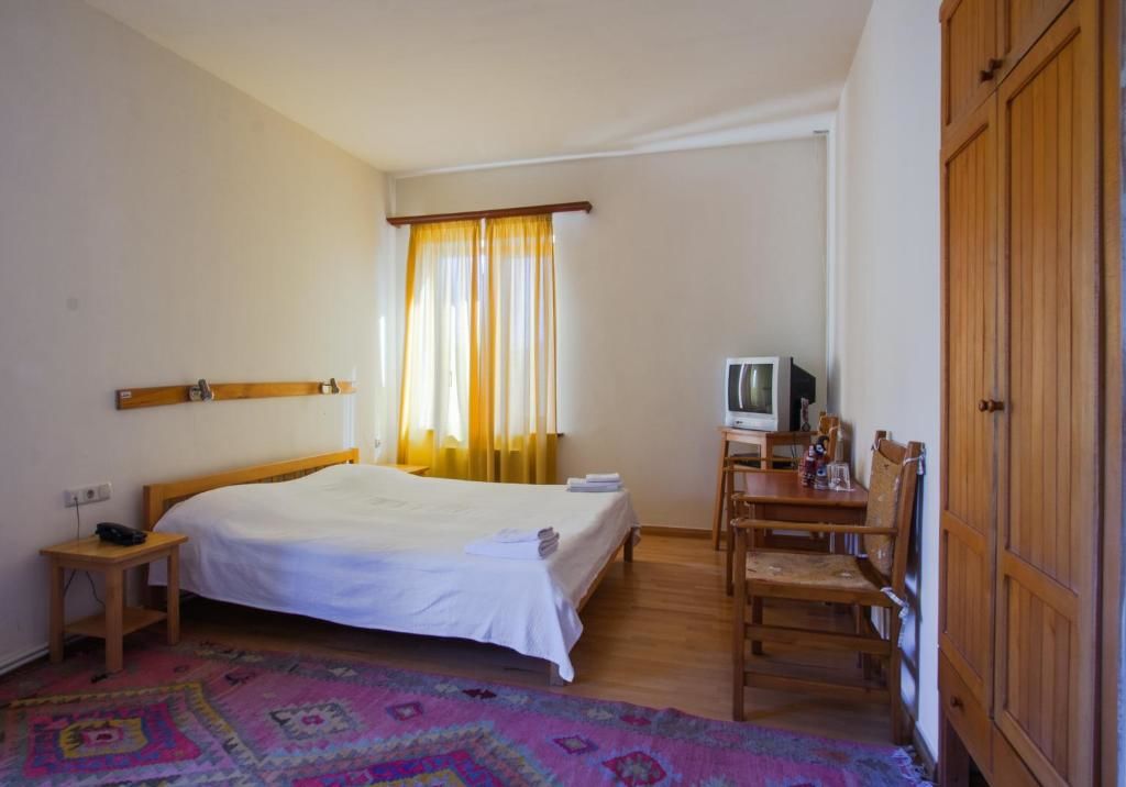 Отель Hotel Mirhav Горис-85