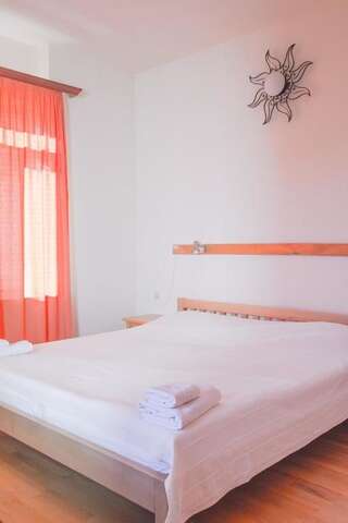 Отель Hotel Mirhav Горис Просторный двухместный номер с 2 отдельными кроватями-2