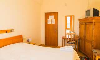 Отель Hotel Mirhav Горис Просторный двухместный номер с 2 отдельными кроватями-7