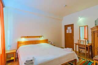 Отель Hotel Mirhav Горис Просторный двухместный номер с 2 отдельными кроватями-17